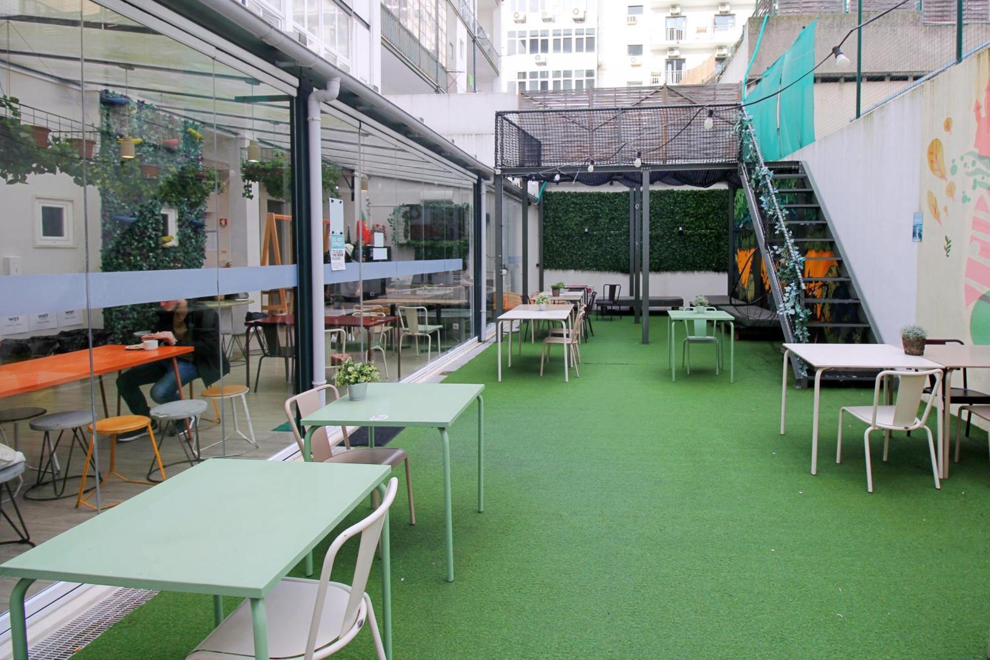 Albergue Wot Lisbon Patio Exterior foto